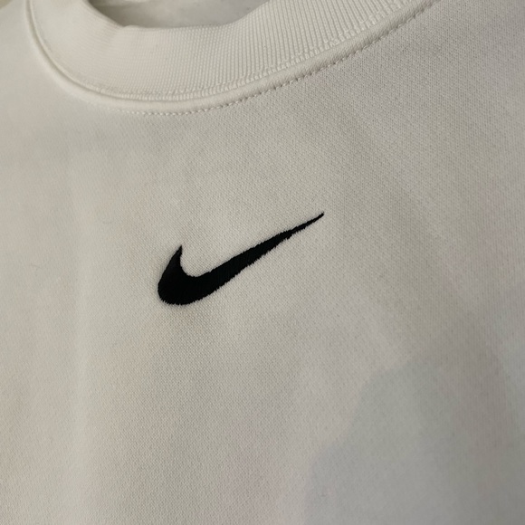 NIKE OVERSIZED CROPPED SWEATSHIRT - Picture 3 of 6